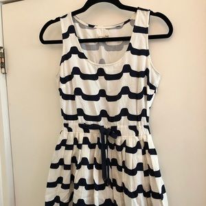 With and blue cotton sun dress